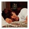 Kota Samarindahair styling poker straightZhao Yinyin dengan rambut basah berbaring diam di tempat tidur